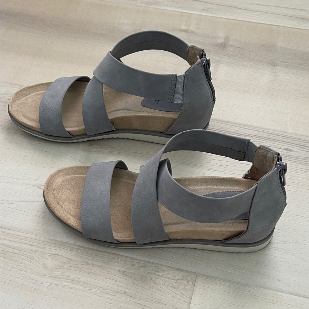 Eurosoft Laundry II wedge sandal in Light Gray Crisscross - Picture 2 of 8